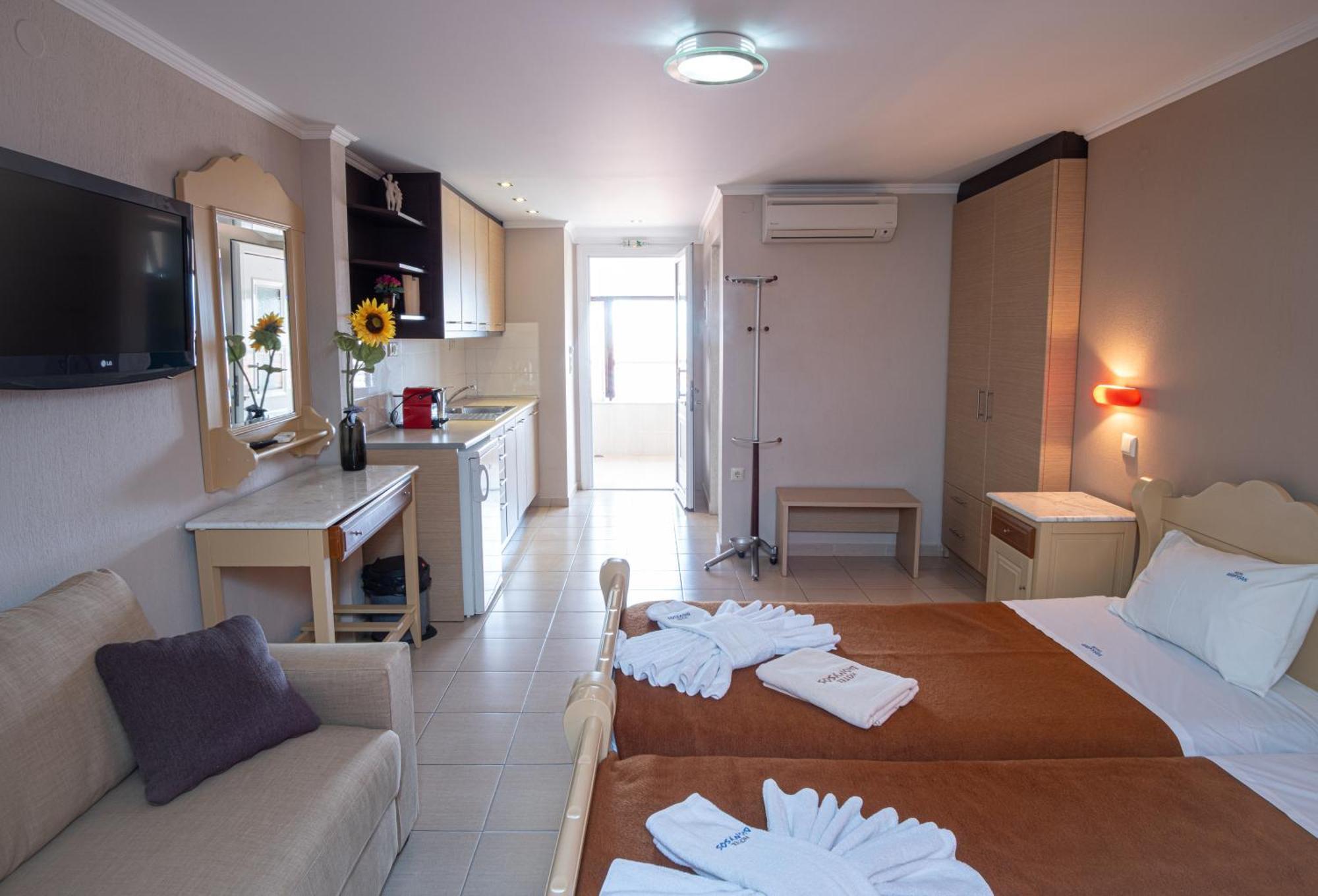 Hotel Dionysos Polichrono Polychrono Bagian luar foto